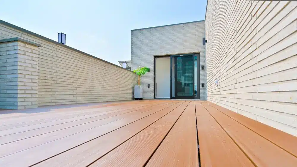 deck commercial desing